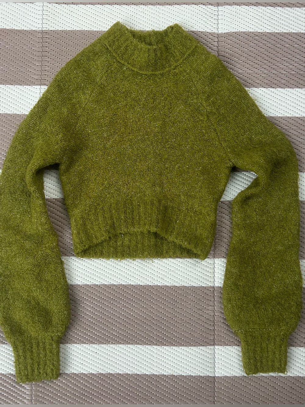 UO Wool Blend Green Mock Neck Cropped Sweater (Super Comfy!!)